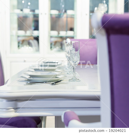 Served fashion table in white colors Served fashion table in white colors 19204021