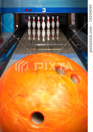 Bowling alley 19204095