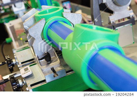 Assembly of pipelines 19204284