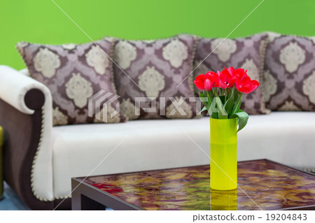 Flowers in a vase 19204843