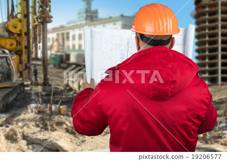 Contractor reading plans Contractor reading plans 19206577