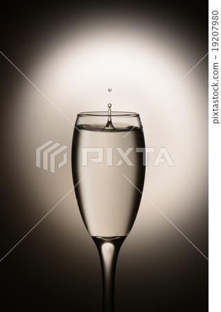 水滴 19207980