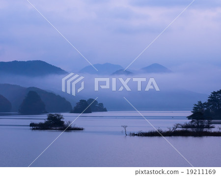 秋明前的秋元湖 19211169