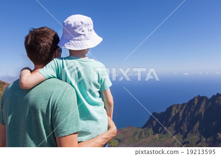 family on vacation family on vacation 19213595