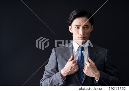 一個年輕的商人 一個年輕的商人 19213862