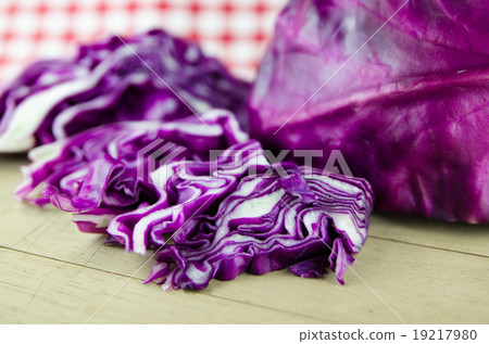 Sliced red cabbage Sliced red cabbage 19217980