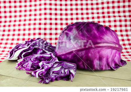Sliced red cabbage Sliced red cabbage 19217981