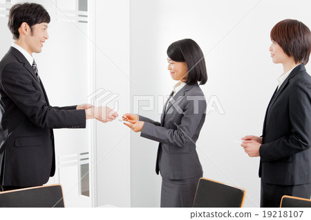 Business scene meeting first meeting kick-off · meeting 19218107