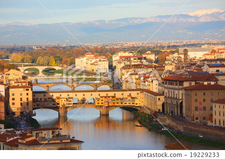 佛羅倫薩的Ponte Vecchio 19229233