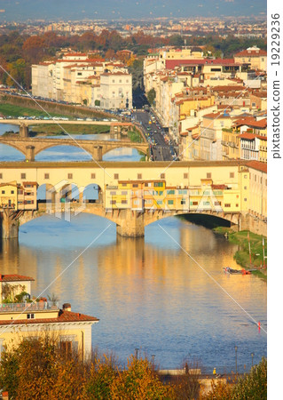 佛羅倫薩的Ponte Vecchio 19229236