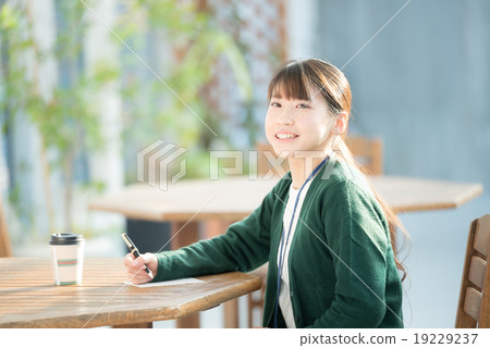 Woman writing a letter 19229237