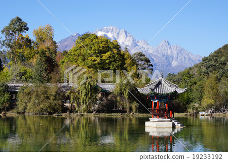 Black Dragon Pool Jade Dragon Mountain in Lijiang. 19233192
