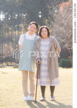 Nursing woman senior Nursing woman senior 19238130