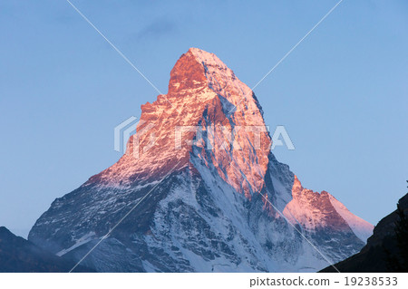 First climb 150th anniversary! Matterhorn in the morning glow 19238533