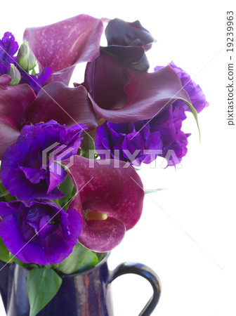 Calla lilly and eustoma flowers 19239963