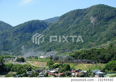 SL train running in the mountains of the Joetsu line SL train running in the mountains of the Joetsu line 19244480