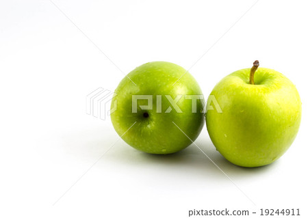Green apples 19244911