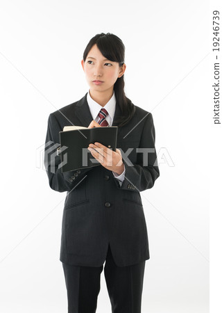 Women under research 19246739