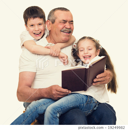 Grandfather and grandchildren portrait 19249982