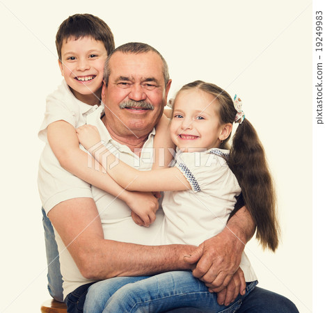 Grandfather and grandchildren portrait 19249983