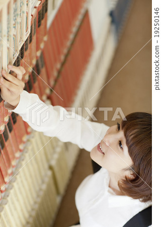 尋找一本書的女人 19250146