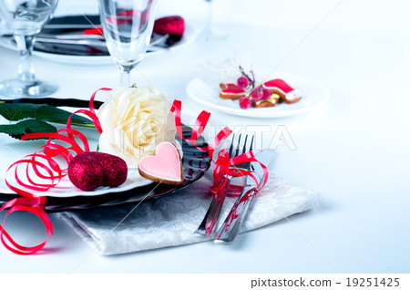 Holiday romantic table setting with pink roses  19251425