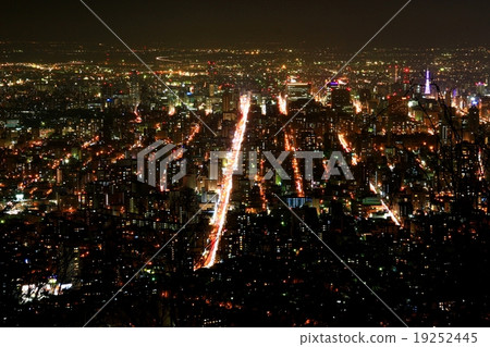 從三角看的札幌冬天夜視圖 19252445