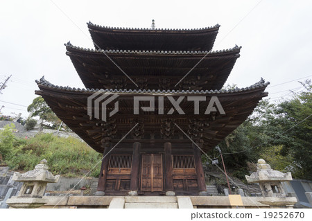 Tenningo-ji三塔 19252670