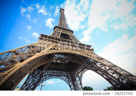 Eiffel tower in Paris, France 19252793