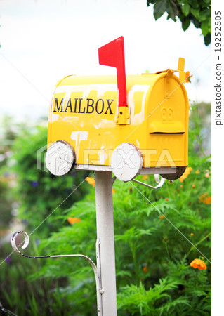 Yellow mailbox 19252805