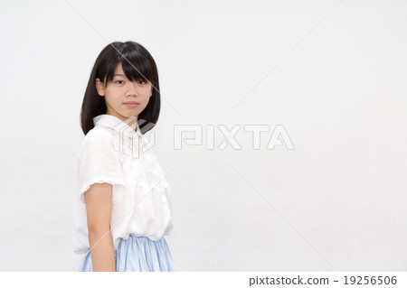 女子初中生的上半身 女子初中生的上半身 19256506
