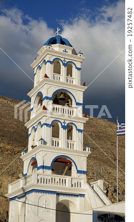 church from perissa on greece santorini island 19257482