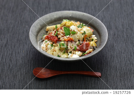 拼寫小麥沙拉 拼寫小麥沙拉 19257726