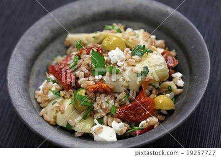 拼寫小麥沙拉 拼寫小麥沙拉 19257727