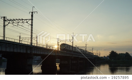 583系列Tenri Omida  -  Ishiyama Setagawa鐵路橋 19257895