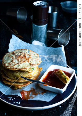 Tasty pancakes served in the plate Tasty pancakes served in the plate 19258523