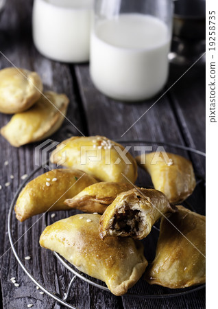 empanadas, meat pies 19258735
