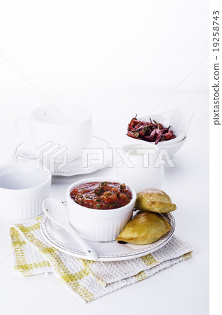 empanadas with ground meat 19258743