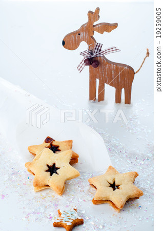 homemade delicious christmas gingerbread cookies  19259005