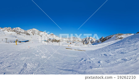 Mountains ski resort - Innsbruck Austria 19262210