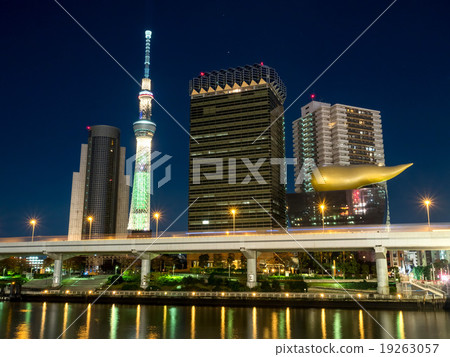 Tokyo Skytree in night light view Tokyo Skytree in night light view 19263057