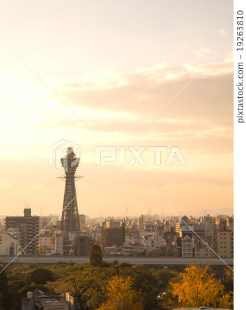 Osaka tower under twilight sky 19263810