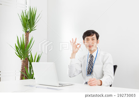OK sign businessman 19273003