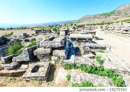 Ancient ruins in Hierapolis, Pamukkale, Turkey. Ancient ruins in Hierapolis, Pamukkale, Turkey. 19275591