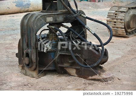 Sheet pile machine. Hydraulic powered arm 19275998