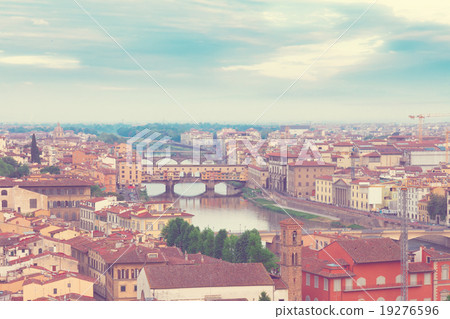 Ponte Vecchio, Florence, Italy Ponte Vecchio, Florence, Italy 19276596