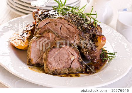 lamb roast 19276946