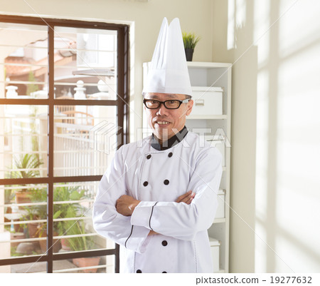 asian senior chef asian senior chef 19277632