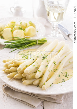 white asparagus 19278719