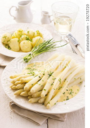 white asparagus 19278720